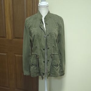 Hinge Utility Jacket in Army Green AM